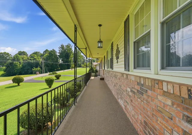 Photo 4 of Single family home for sale at 412 Freedom Trl, Sparta, TN 38583 | MLS# 3527097 | Listing updated on 2026-09-25