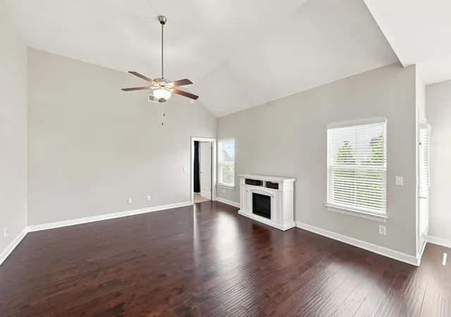 Photo 3 of Single family home for sale at 5905 Covent Ln, Smyrna, TN 37167 | MLS# 3514567 | Listing updated on 2026-08-19
