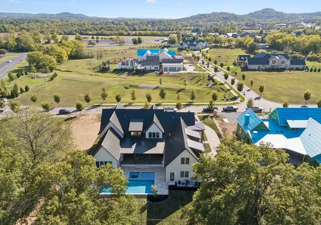 Photo 2 of Mansion for sale at 7098 Anna Dr, Brentwood, TN 37027 | MLS# 3531794 | Listing updated on 2026-10-23