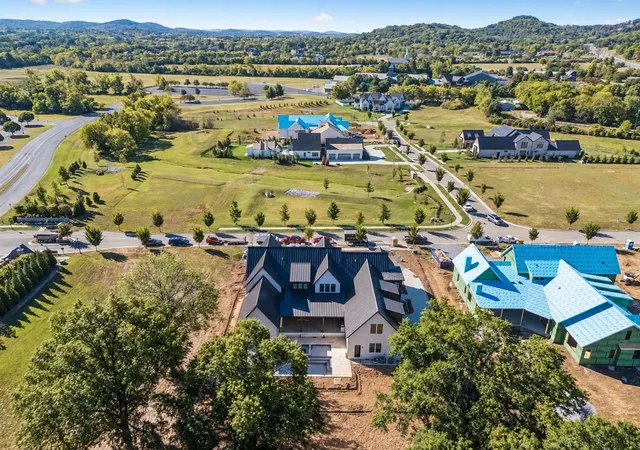 Photo 4 of Single family home for sale at 7098 Anna Dr, Brentwood, TN 37027 | MLS# 3531794 | Listing updated on 2026-10-08