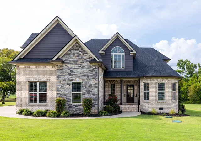 Photo 1 of Sale Pending at 8229 Richpine Dr, Murfreesboro, TN 37128 | MLS# 3514634 | Listing updated on 2026-09-07