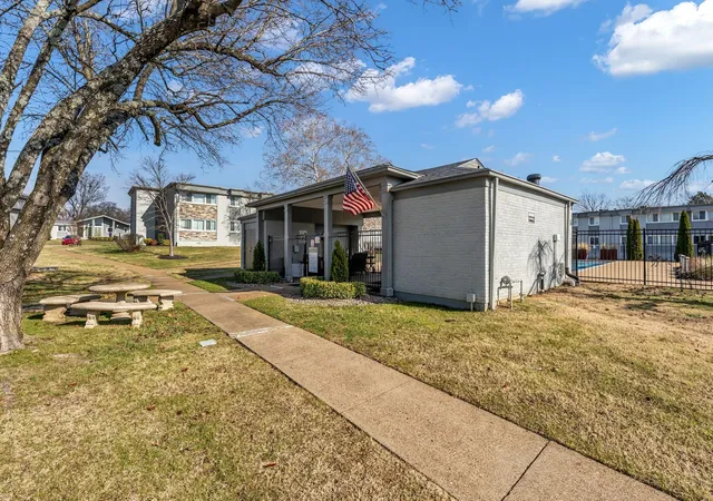 2nd image of 1900 Richard Jones Rd, Nashville, TN 37215