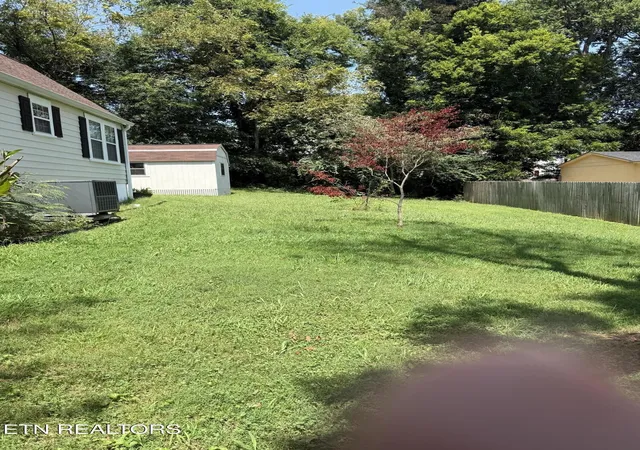 22nd image of 300 S Oak St, Sweetwater, TN 37874 | MLS# 3514579