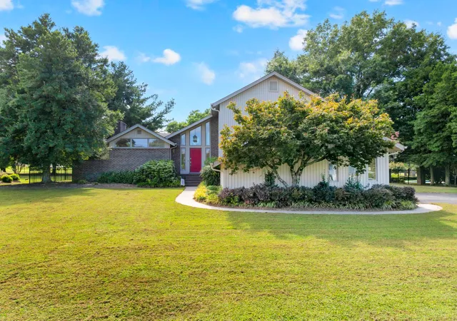 1st image of 203 Kingsridge Blvd, Tullahoma, TN 37388 | MLS# 3518937