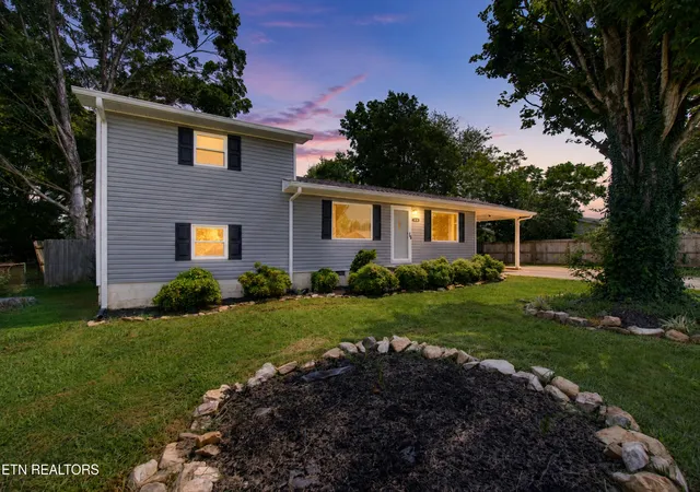 Photo 2 of Single family home for sale at 614 Dodson Ave, Englewood, TN 37329 | MLS# 3514617 | Listing updated on 2026-08-24