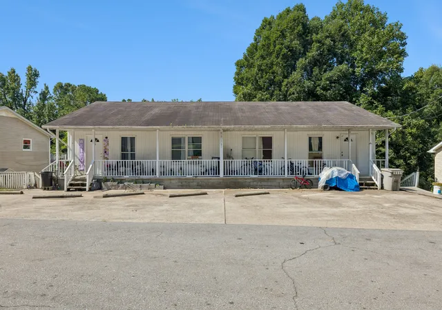 1st image of 106 Tucker St, Ashland City, TN 37015 | MLS# 3514625