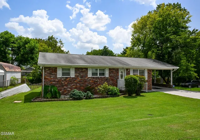 2nd image of 220 Pinedale Street, Maryville, TN 37801 | MLS# 3514621