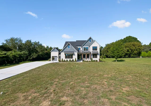 Photo 3 of Mansion for sale at 1709 Wilson Pike, Brentwood, TN 37027 | MLS# 3514644 | Listing updated on 2026-09-04