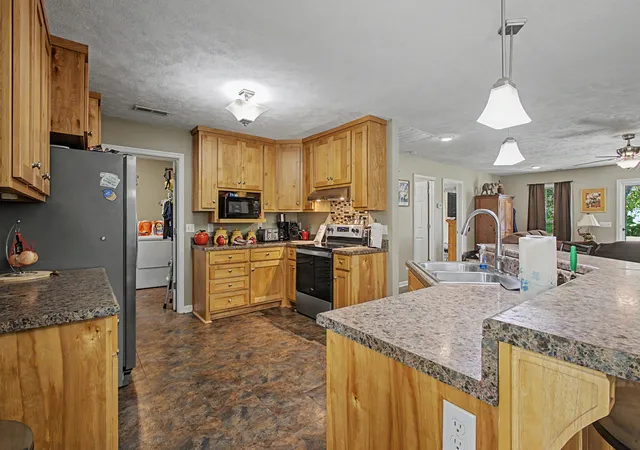 Photo 3 of Single family home for sale at 7719 Elkton Pike, Prospect, TN 38477 | MLS# 3515940 | Listing updated on 2026-08-19