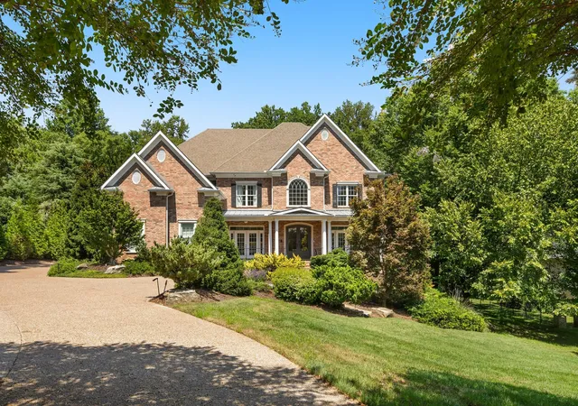 Photo 3 of Single family home for sale at 9620 Mitchell Pl, Brentwood, TN 37027 | MLS# 3527912 | Listing updated on 2026-10-06