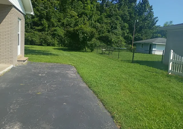 Photo 2 of Single family home for sale at 203 Sunset Dr, Waverly, TN 37185 | MLS# 3514791 | Listing updated on 2026-09-21