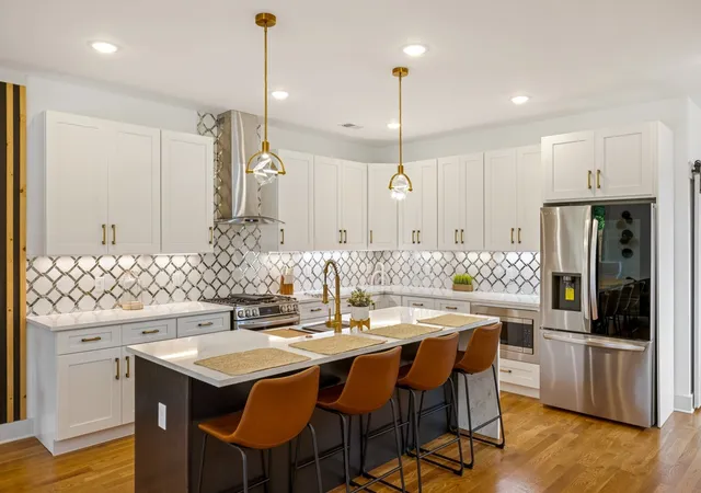 Photo 3 of Single family home for sale at 1618 11th Ave N, Nashville, TN 37208 | MLS# 3525838 | Listing updated on 2026-09-08