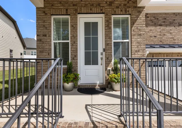 Photo 3 of Single family home for sale at 904 Chick Ct, Brentwood, TN 37027 | MLS# 3523610 | Listing updated on 2026-10-05