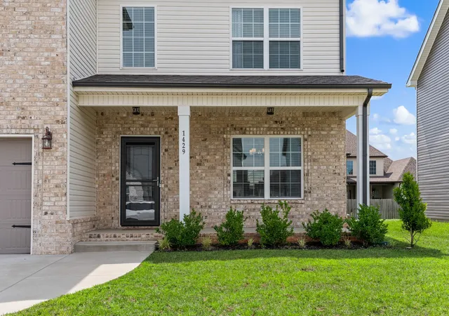 3rd image of 1429 Kingbird Dr, Clarksville, TN 37040 | MLS# 3514995