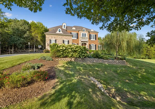 Photo 3 of Sale Pending at 894 Arlington Heights, Brentwood, TN 37027 | MLS# 3525639 | Listing updated on 2026-10-08