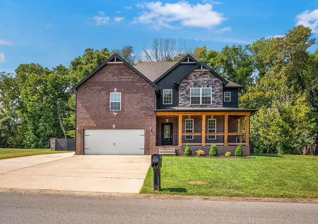 Photo 3 of Single family home for sale at 3552 Aurora Dr, Clarksville, TN 37040 | MLS# 3542545 | Listing updated on 2026-09-18