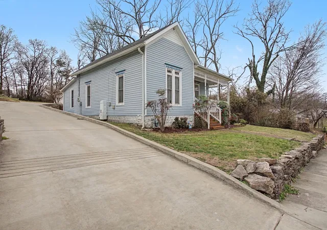 2nd image of 407 W 12th St, Columbia, TN 38401 | MLS# 3516422