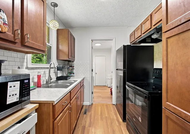 Photo 4 of Single family home for sale at 6661 Oak Hl Rd, Lyles, TN 37098 | MLS# 3543090 | Listing updated on 2026-09-07