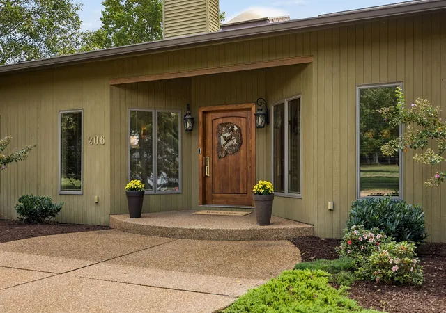 Single family home for sale at 206 Kippsford Pond Rd, Columbia, TN 38401 | MLS# 3528354