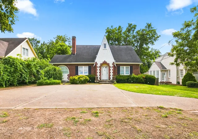 2nd image of 1621 S Observatory Dr, Nashville, TN 37215 | MLS# 3516271