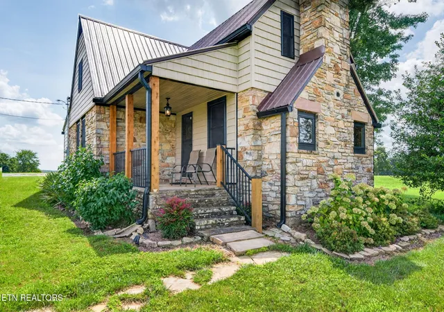 3rd image of 1502 Pigeon Ridge Rd, Crossville, TN 38555 | MLS# 3514931