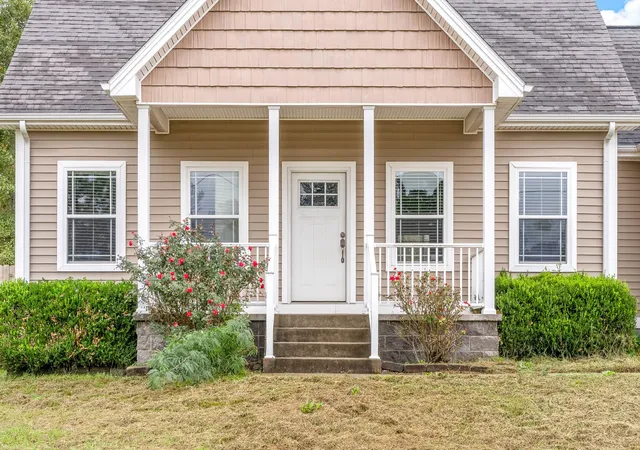 Photo 3 of Single family home for sale at 284 Meadowbrook Dr, Cadiz, KY 42211 | MLS# 3514939 | Listing updated on 2026-09-01
