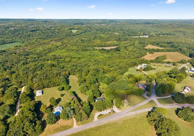 3rd image of 1668 Old Lewisburg Hwy, Columbia, TN 38401 | MLS# 3518976