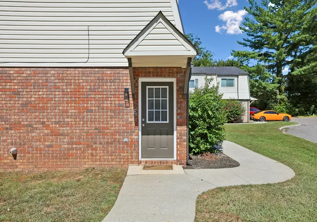 Photo 1 of Townhouse for sale at 601 E Grundy St #Unit E, Tullahoma, TN 37388 | MLS# 3528919 | Listing updated on 2026-10-07