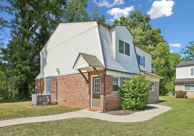 Photo 2 of Townhouse for sale at 601 E Grundy St #Unit E, Tullahoma, TN 37388 | MLS# 3528919 | Listing updated on 2026-10-07