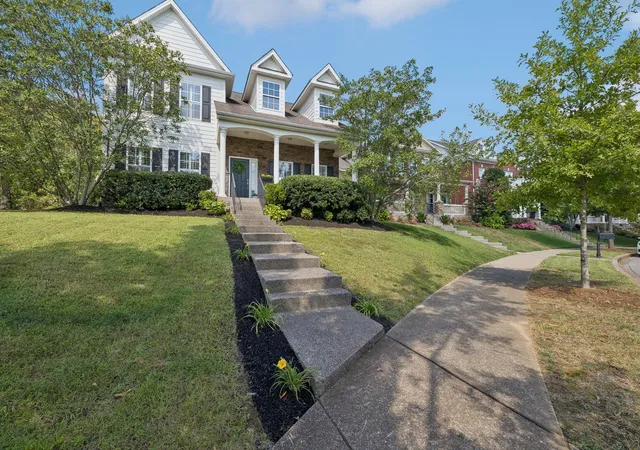 Photo 3 of Single family home for sale at 601 Patriot Ln, Franklin, TN 37067 | MLS# 3530131 | Listing updated on 2026-09-21