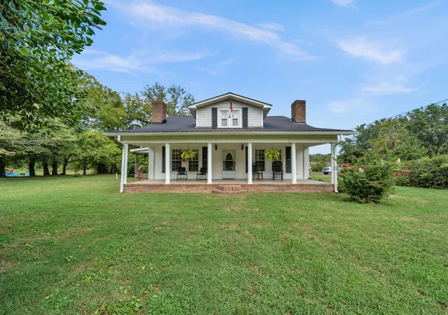 Photo 3 of Single family home for sale at 4576 Minor Hl Hwy, Pulaski, TN 38478 | MLS# 3516434 | Listing updated on 2026-09-03