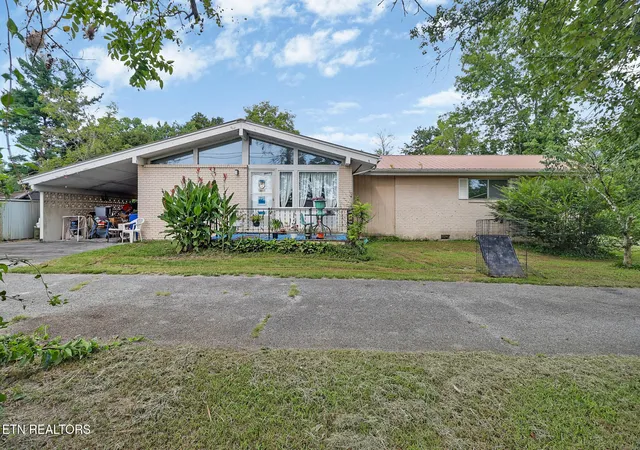 Photo 3 of Single family home for sale at 1030 Allardt Hwy, Jamestown, TN 38556 | MLS# 3514968 | Listing updated on 2026-09-24