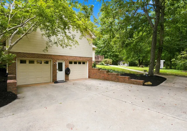 Photo 4 of Single family home for sale at 5038 Windland Dr, Coopertown, TN 37172 | MLS# 3519059 | Listing updated on 2026-08-30