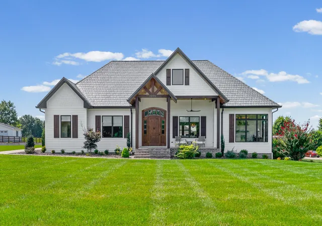 1st image of 1953 Lovers Ln, Hopkinsville, KY 42240 | MLS# 3515015