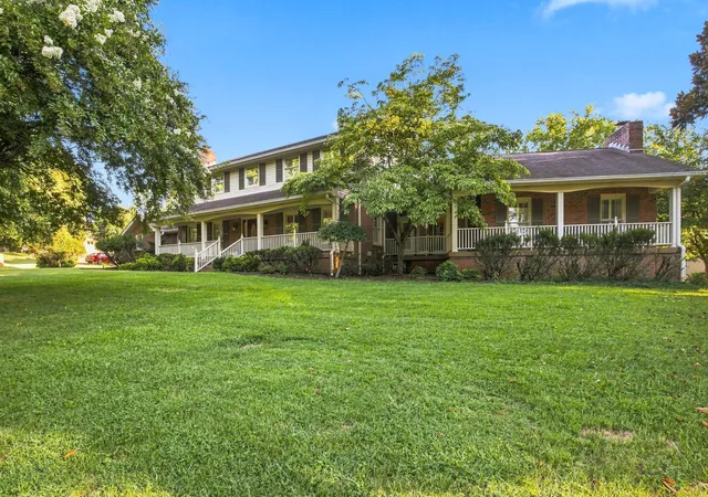 Photo 1 of Sale Pending at 100 Applewood Valley Dr, Hendersonville, TN 37075 | MLS# 3526550 | Listing updated on 2026-09-04