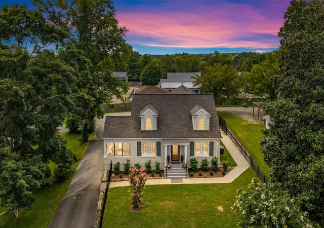 2nd image of 404 Murrell St, Dickson, TN 37055 | MLS# 3515062
