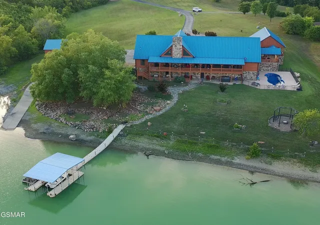 Photo 4 of Sale Pending at 1929 Indian Crk Rd, Dandridge, TN 37725 | MLS# 3591807 | Listing updated on 2026-09-23