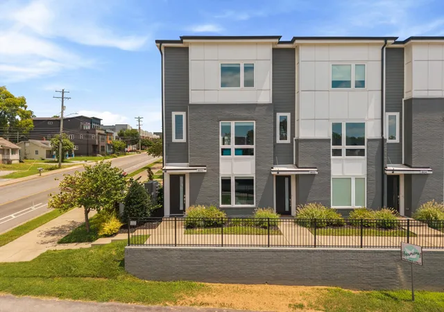 Townhouse for sale at 800 Vibe Pl, Nashville, TN 37216 | MLS# 3515143