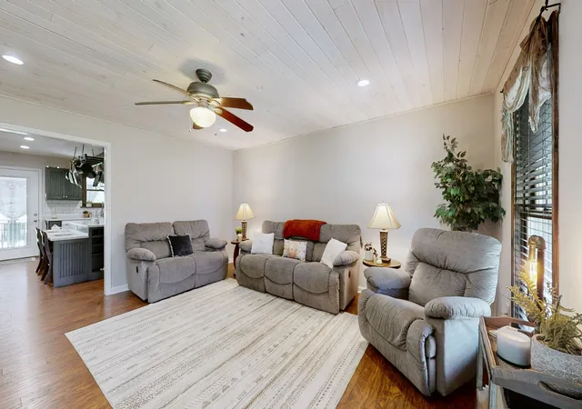 Photo 3 of Single family home for sale at 218 Autumn Glen Dr, Murfreesboro, TN 37129 | MLS# 3518735 | Listing updated on 2026-10-22