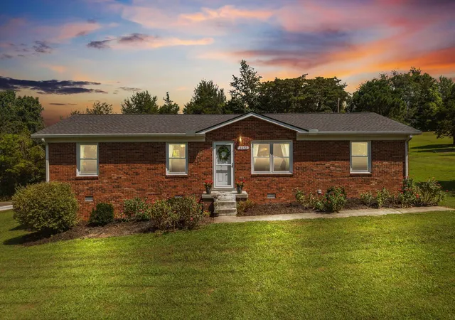 Photo 3 of Single family home for sale at 2452 Old Columbia Rd, Lewisburg, TN 37091 | MLS# 3516272 | Listing updated on 2026-08-31