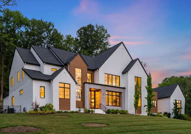 Photo 4 of Single family home for sale at 4600 Shys Hill Rd, Nashville, TN 37215 | MLS# 3527710 | Listing updated on 2026-08-28