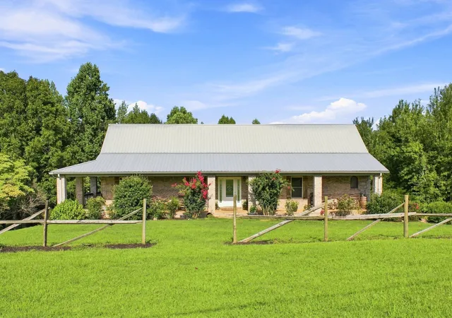 3rd image of 251 Tisdale Dr, Smithville, TN 37166 | MLS# 3516066