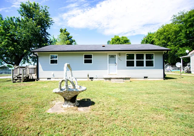 1st image of 220 Austin Ave, Shelbyville, TN 37160 | MLS# 3515928