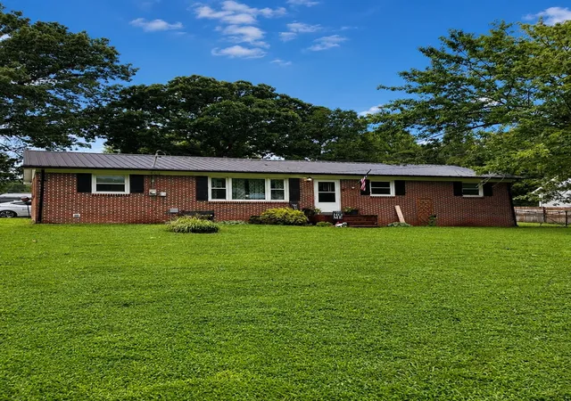 1st image of 205 Dawn Dr, Mc Minnville, TN 37110 | MLS# 3516063