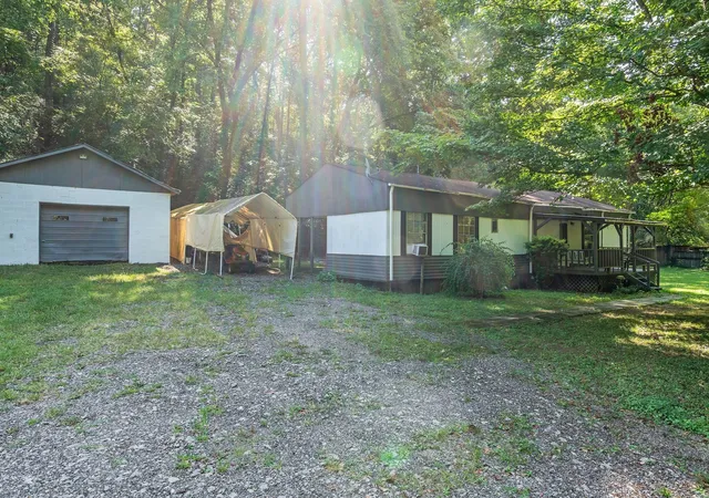 Photo 4 of Sale Pending at 1046 Ross Holw Rd, Ashland City, TN 37015 | MLS# 3516097 | Listing updated on 2026-09-22