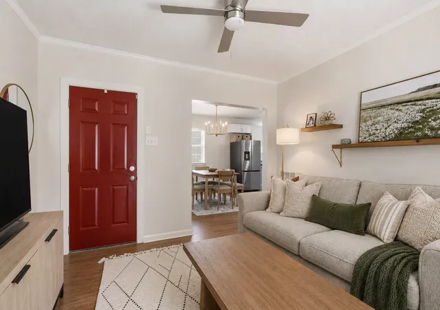 Photo 3 of Single family home for sale at 1732 21st Avenue N, Nashville, TN 37208 | MLS# 3542065 | Listing updated on 2026-10-09