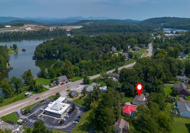 Photo 2 of Single family home for sale at 1120 Old N Kentucky St, Kingston, TN 37763 | MLS# 3516143 | Listing updated on 2026-08-21
