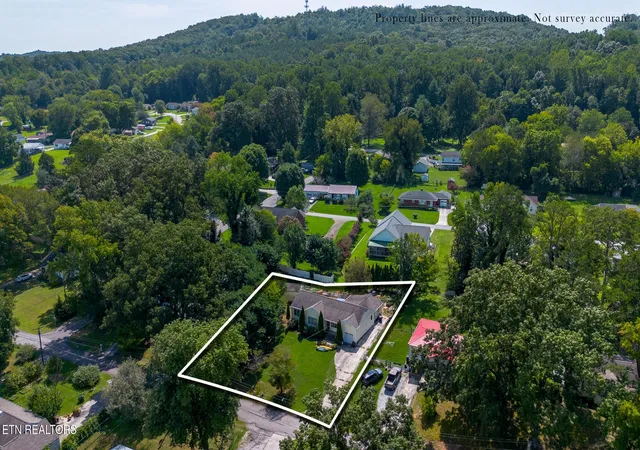 Photo 3 of Single family home for sale at 1120 Old N Kentucky St, Kingston, TN 37763 | MLS# 3516143 | Listing updated on 2026-08-21