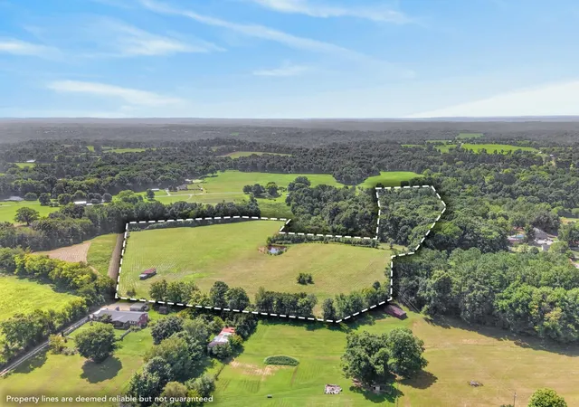 2nd image of 635 Houston Fielder Rd, Clarksville, TN 37043 | MLS# 3516199