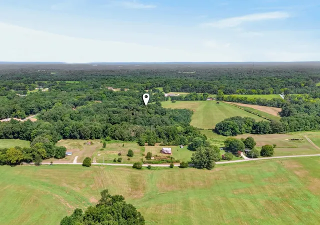 3rd image of 635 Houston Fielder Rd, Clarksville, TN 37043 | MLS# 3516199
